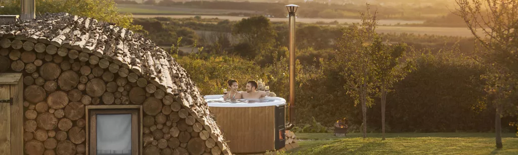 Skargards-wood-fired-hot-tub-Regal-Toms-Eco-Lodge-1.jpg